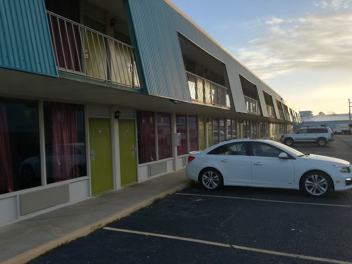 Moonrider Inn & Suites